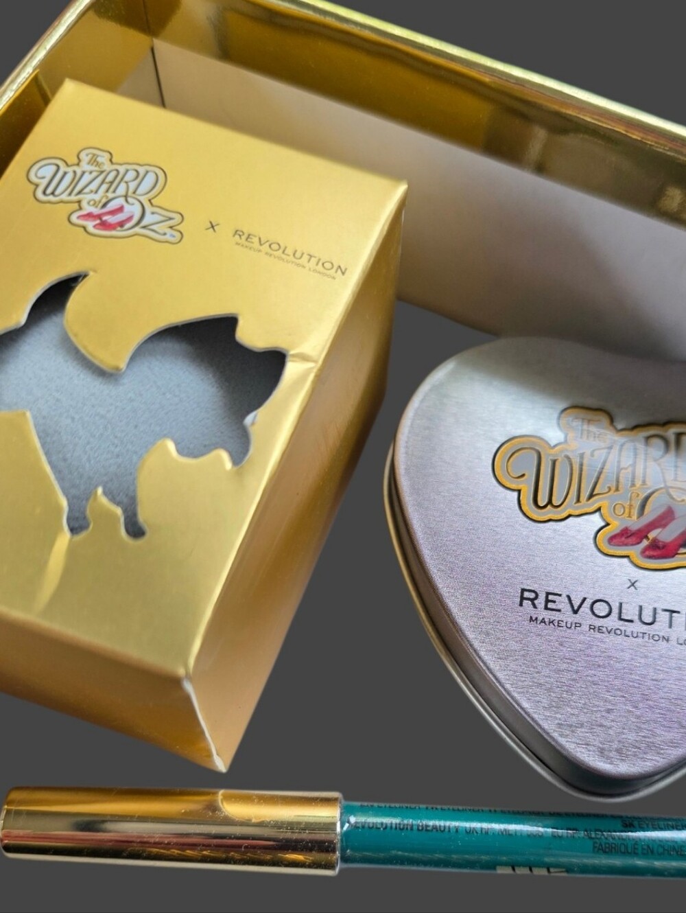 Collecters Set, Make-up, Revolution X The Wizard of Oz Palette New In Box - Picture 3 of 13